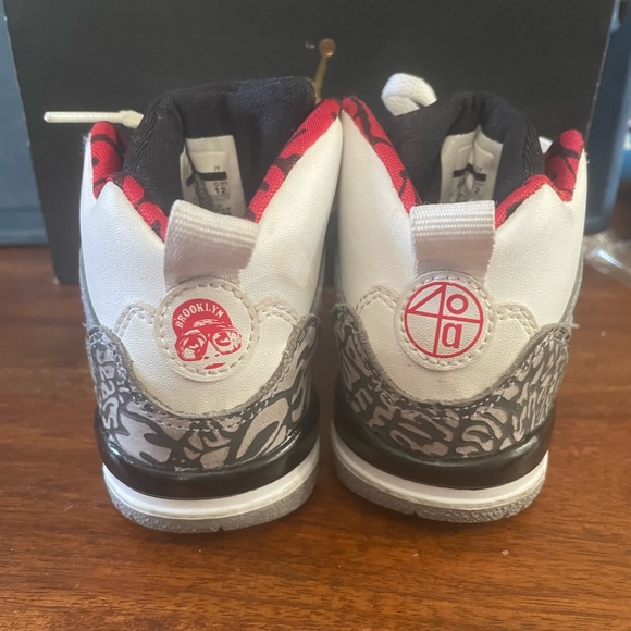 Jordan retro 3’s size 6c - Picture 4 of 4